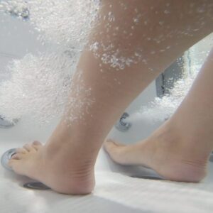 20260422_195519_w=600,h=600,fit=crop Ultra Acrylic Walk-In Tub 30″x52″ Dual Drain Technology